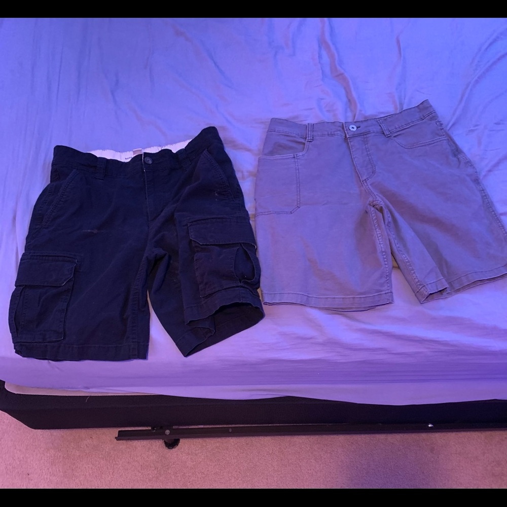 Mens S Gray and Black Cargo Shorts